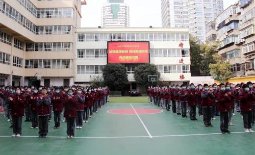 640.webp (9) 640.webp (9)